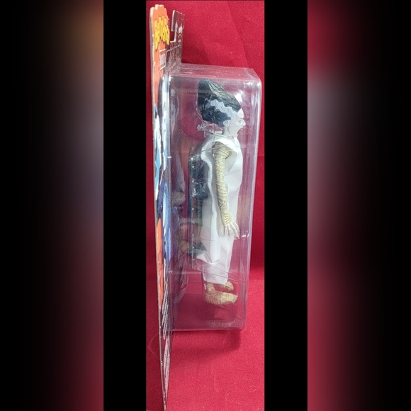 Bride of frankenstein figure and funko pop (NIB) Brand new bendy figs monsters - Picture 6 of 12